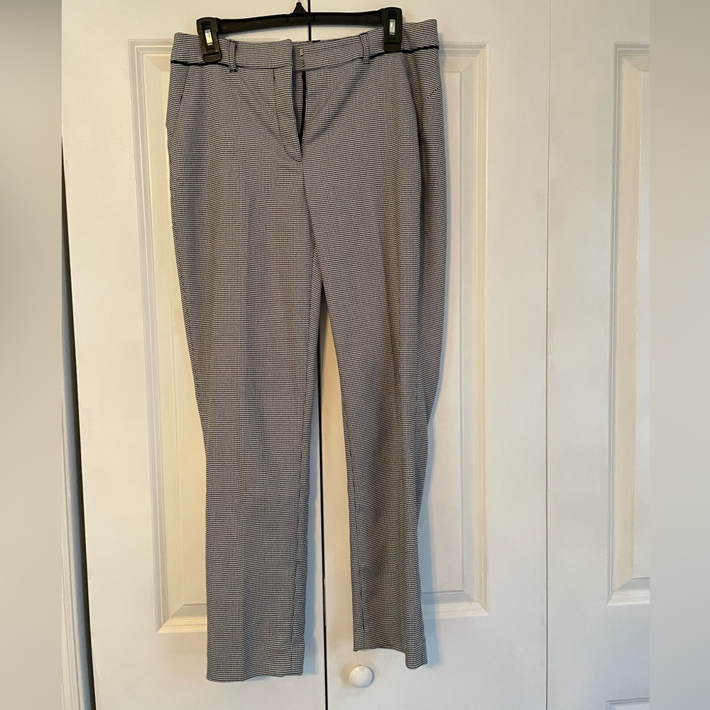 Houndstooth black & white ankle pants